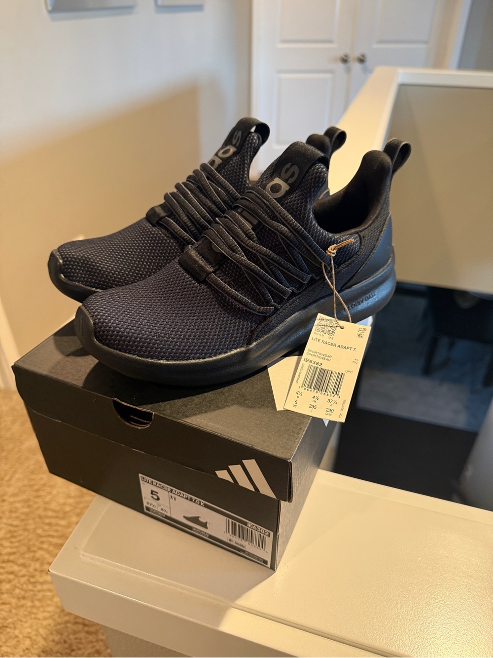 adidas lite racer Kids Black Slip-On Sneakers size 5 NIB